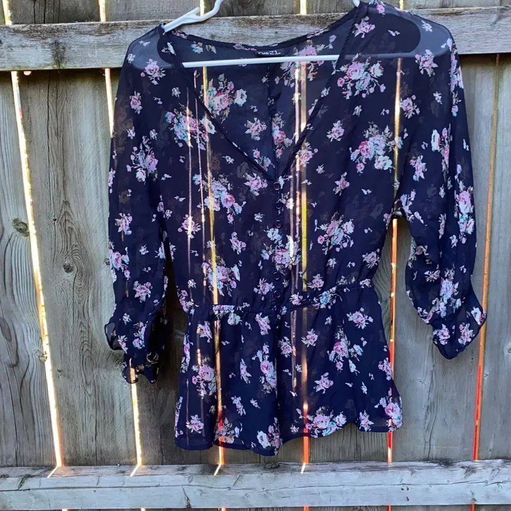 Rue 21 Floral Sheer Top sz. S